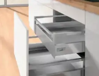 Atira vnútorná zásuvka s relingom; 144/420mm; strieborná