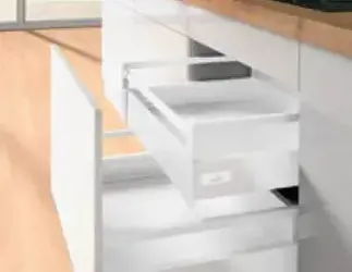 Atira vnútorná zásuvka s relingom; 144/420mm; biela